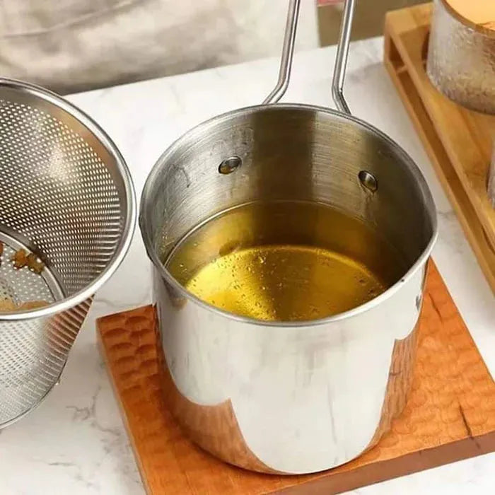 Compact stainless steel fryer pot with a 1.2L capacity for convenient everyday cooking.